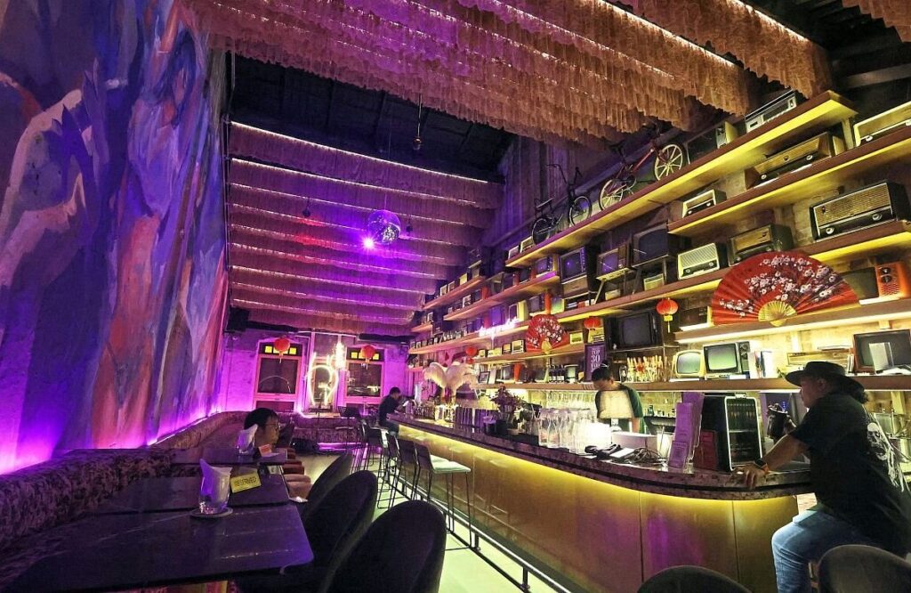 g string bar kl